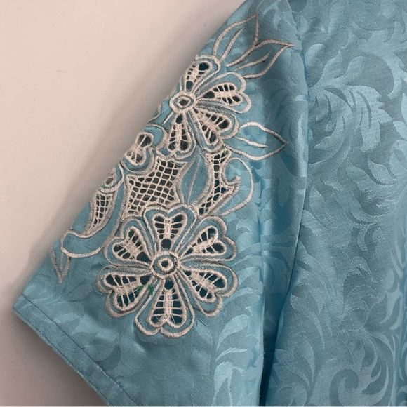 80’s Home Made Light Blue Embroidered House Dress - Picture 3 of 11